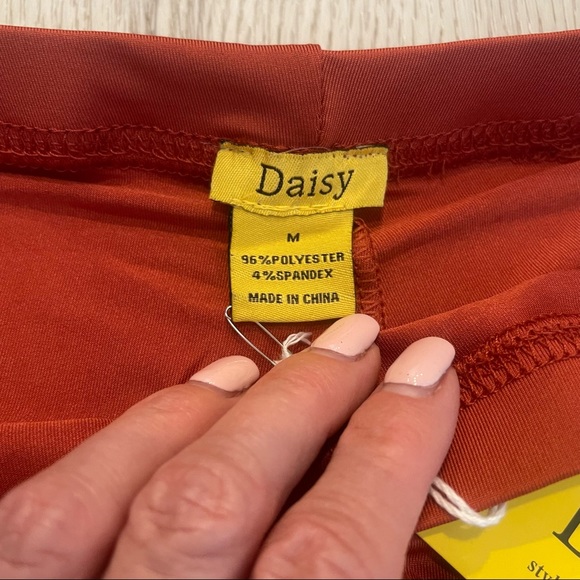 Daisy 2 Piece Silky Loungewear Top and Leggings Size Medium - Picture 12 of 13